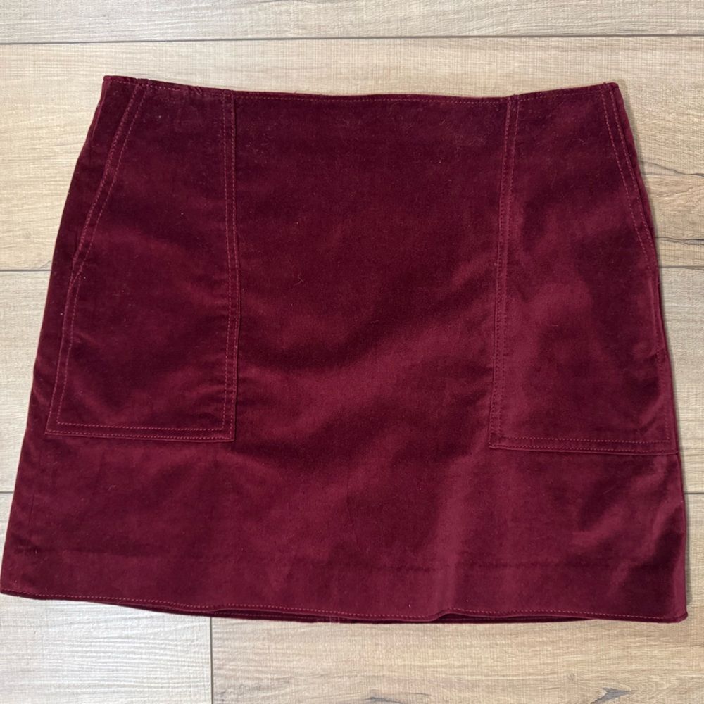Gap‎ Velvet Mini Skirt Women 6 Burgundy Front Patch Pockets Dark Academia Preppy